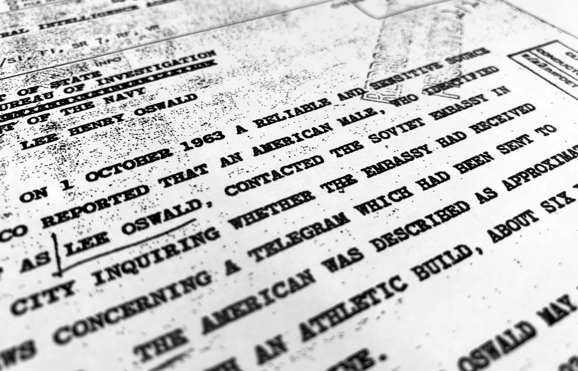 FBI tìm thấy hàng nghìn hồ sơ mới về vụ ám sát cố Tổng thống Mỹ John F. Kenedy - Ảnh 2.