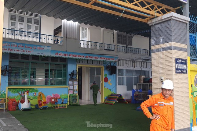 Cháy trong lớp mẫu giáo ở trung tâm TPHCM, nhiều người được sơ tán - Ảnh 3. Cháy trong lớp mẫu giáo ở trung tâm TPHCM, nhiều người được sơ tán - Ảnh 3.