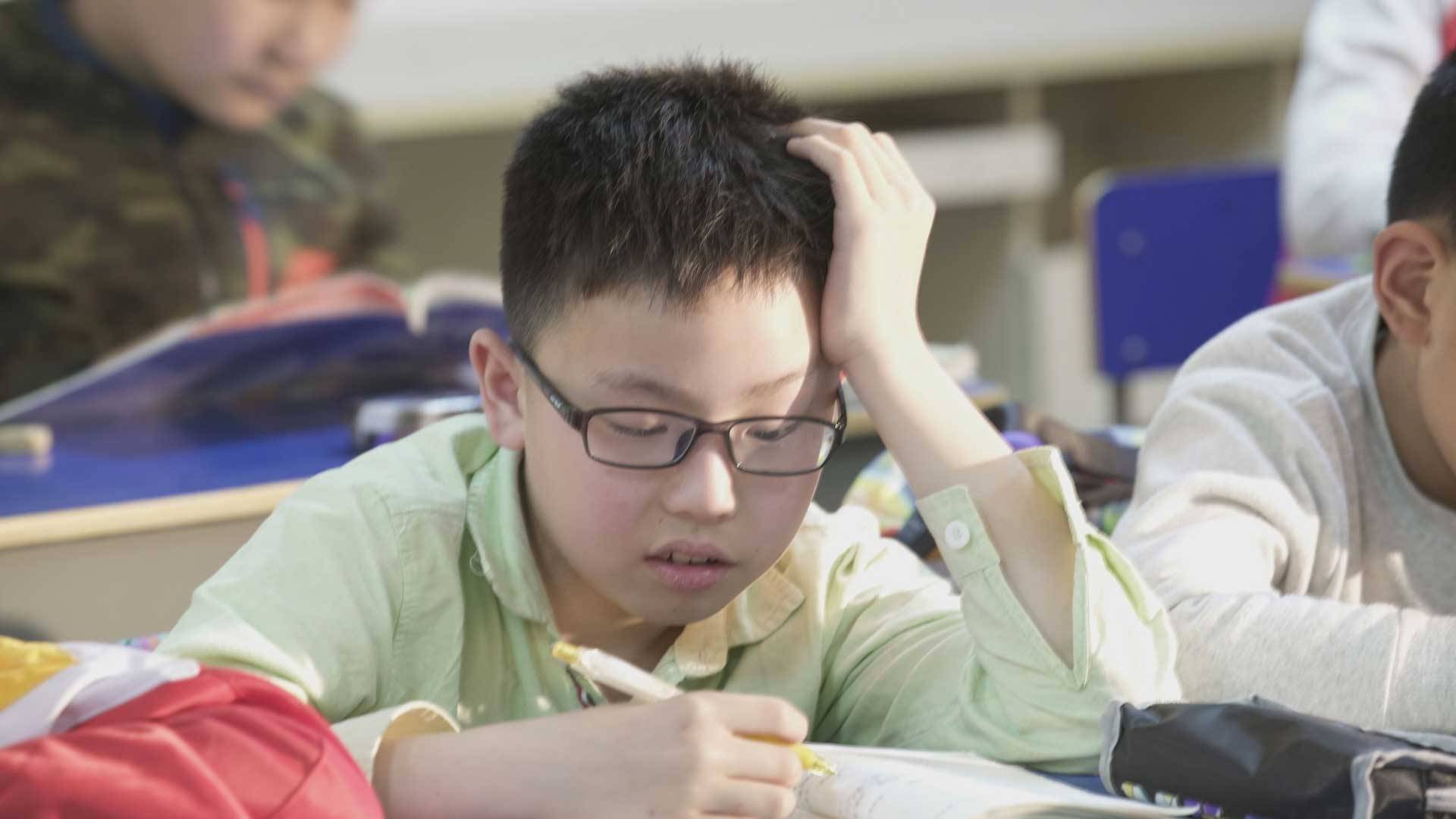 &quot;Nơi nào chỉ vào mà không ra?&quot; - Học sinh lớp 1 trả lời 2 chữ khiến netizen rùng mình, giáo viên thì lắc đầu: Cả đời chưa thấy trường hợp này! - Ảnh 2.