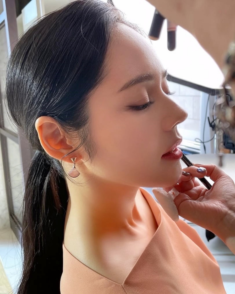 "Mỹ nhân mặt mộc đẹp nhất Hàn Quốc" lộ ảnh góc mũi đẹp rụng rời, từng tự nhận da xấu nhưng không ai tin  - Ảnh 2.