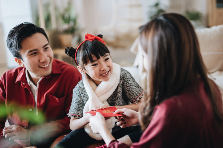 Cùng đưa con đi chơi dịp Tết, tôi muốn "cưa" lại vợ cũ - Ảnh 1. Cùng đưa con đi chơi dịp Tết, tôi muốn "cưa" lại vợ cũ - Ảnh 1.