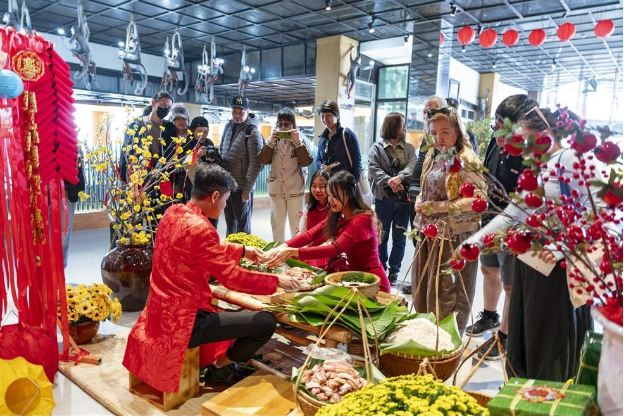 Hàng nghìn du khách đến du xuân tại Sun World Ba Na Hills dịp đầu năm mới 2025 - Ảnh 9. Hàng nghìn du khách đến du xuân tại Sun World Ba Na Hills dịp đầu năm mới 2025 - Ảnh 9.