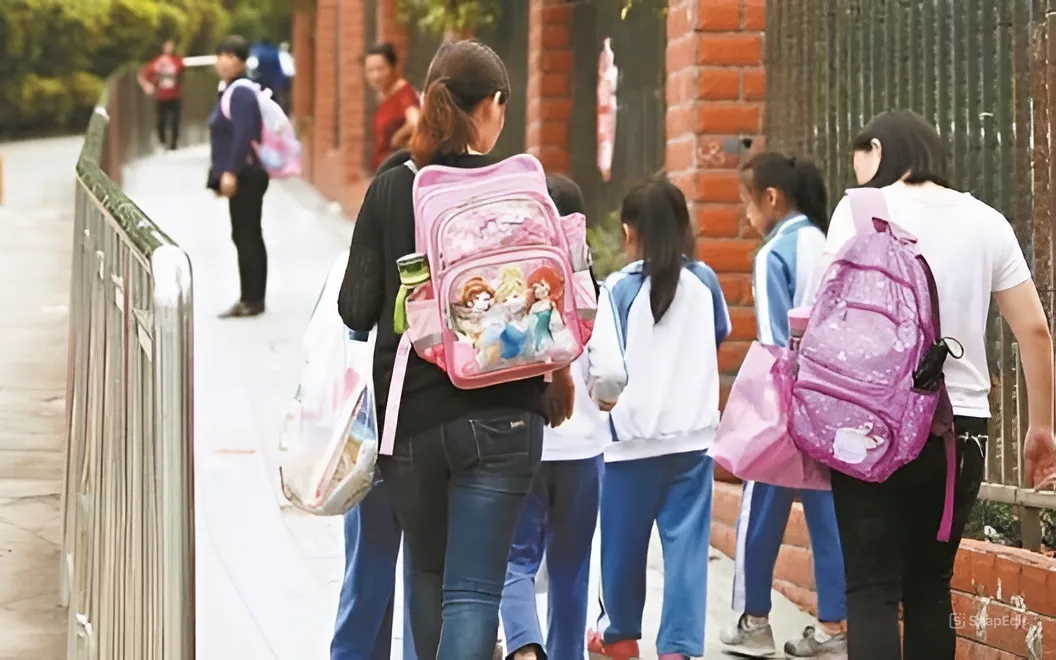 Đây có thể là giải pháp cho tình trạng &quot;dừng học thêm buổi chiều, bố mẹ 5h30 tan làm, con 3h15 đã về thì ai đón&quot;?