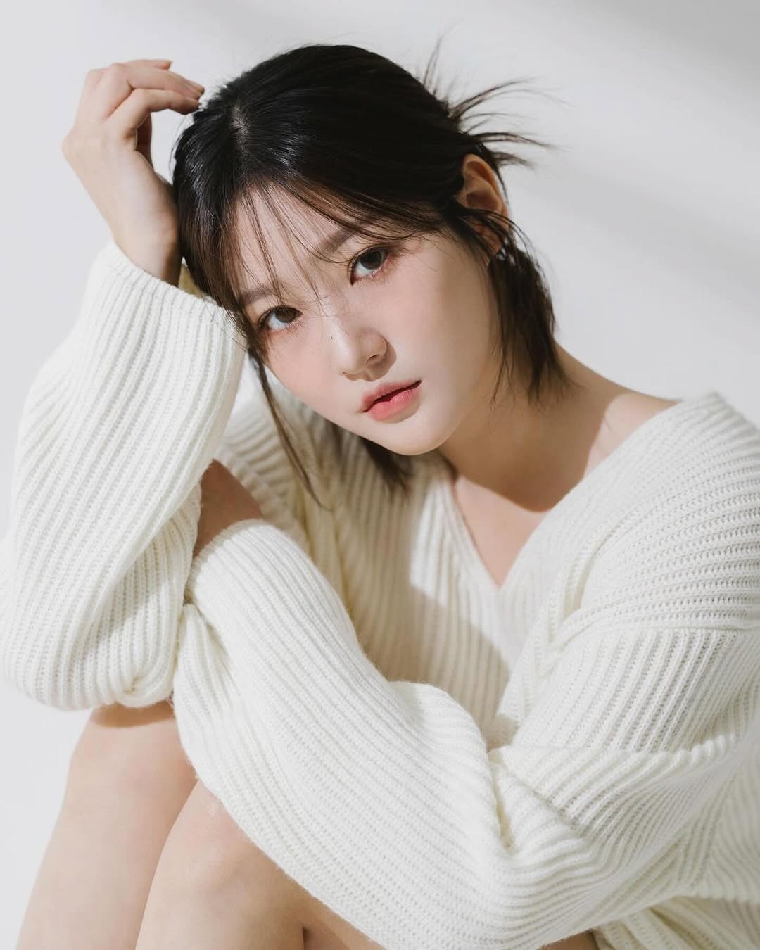 Trước khi qua đời, Kim Sae Ron lên sân thượng khóc nức nở vì lời xin lỗi muộn màng từ phóng viên Hàn - Ảnh 1.