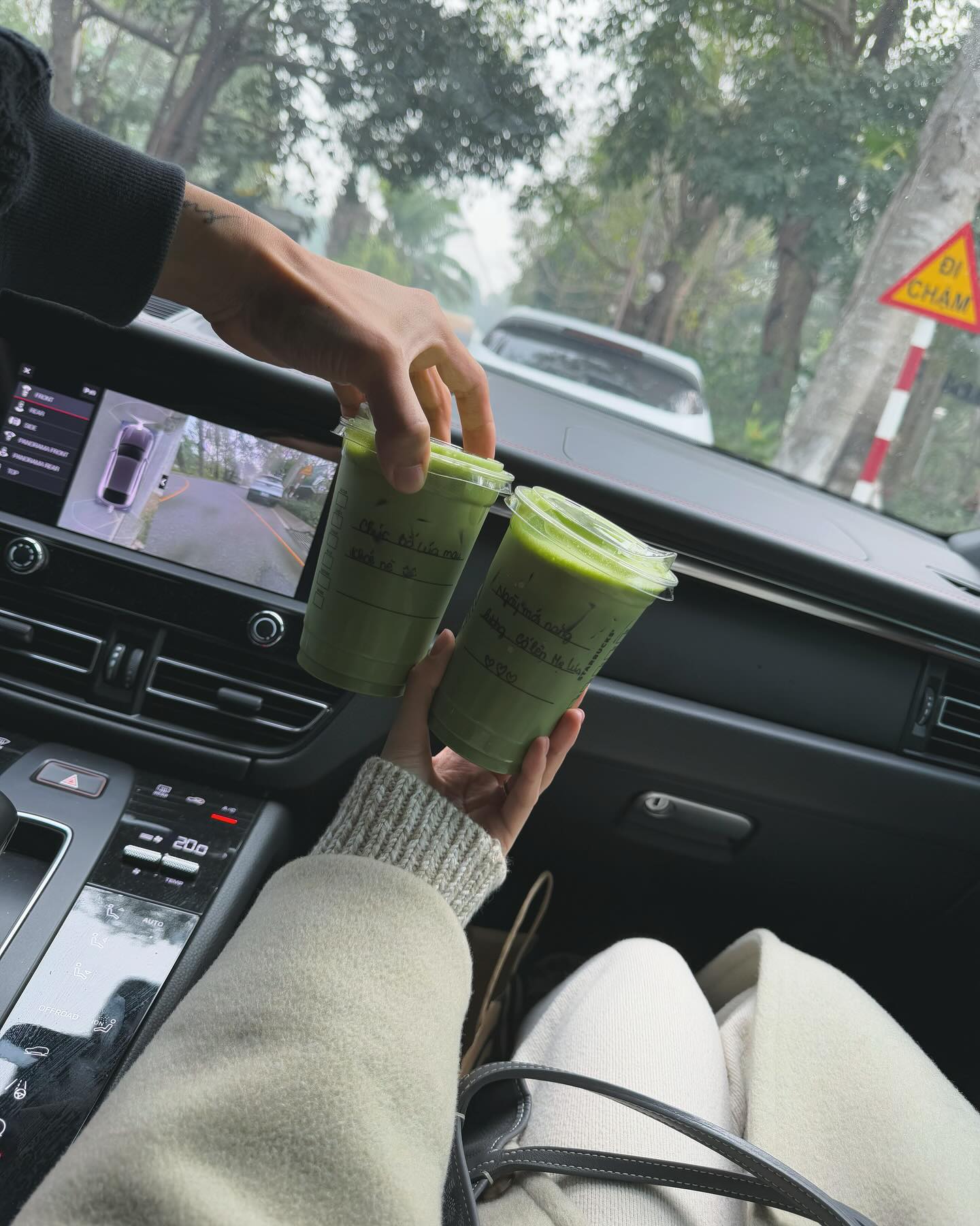 Do&atilde;n Hải My - vợ Đo&agrave;n Văn Hậu hiếm hoi d&iacute;nh tranh c&atilde;i v&igrave; th&oacute;i quen sử dụng điện thoại, d&acirc;n mạng vội b&ecirc;nh vực- Ảnh 3.