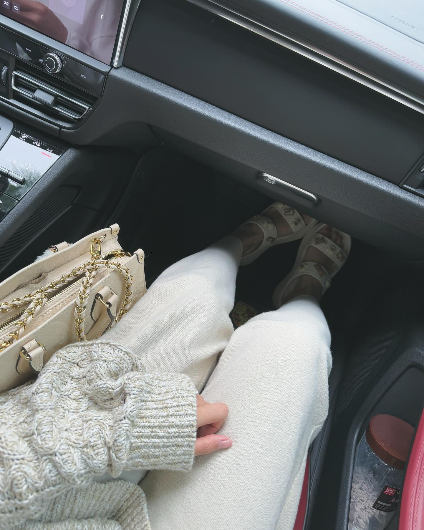 Do&atilde;n Hải My - vợ Đo&agrave;n Văn Hậu hiếm hoi d&iacute;nh tranh c&atilde;i v&igrave; th&oacute;i quen sử dụng điện thoại, d&acirc;n mạng vội b&ecirc;nh vực- Ảnh 4.