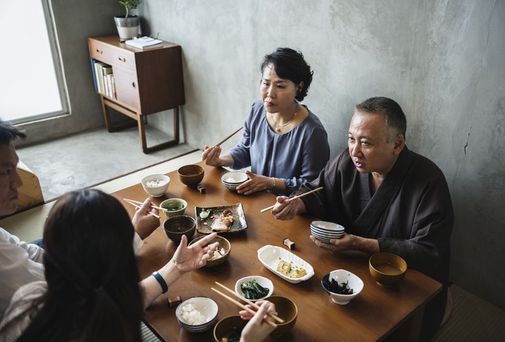 Con dâu biếu nhà chồng 30 triệu/tháng, cầm tiền trong tay, bố chồng vẫn càu nhàu &quot;nông nổi&quot;: Lý do đắng chát- Ảnh 1.