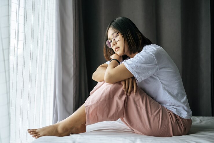 Dọn dẹp phòng ngủ của chị gái, tôi tái mặt khi phát hiện lý do chị luôn mặc quần áo rộng thùng thình, càng sợ hãi hậu quả của nó - Ảnh 1. Dọn dẹp phòng ngủ của chị gái, tôi tái mặt khi phát hiện lý do chị luôn mặc quần áo rộng thùng thình, càng sợ hãi hậu quả của nó - Ảnh 1.