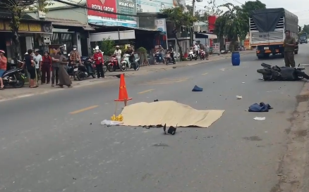 Cô gái trẻ gặp tai nạn tử vong khi đang trên đường từ TP.HCM lên Bình Dương thăm bạn: Người bạn bật khóc nức nở tại hiện trường - Ảnh 1.