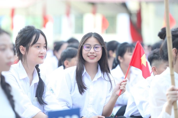 Tuyển sinh lớp 10 chuyên Khoa học Tự nhiên: Tăng 1 môn thi - Ảnh 1.