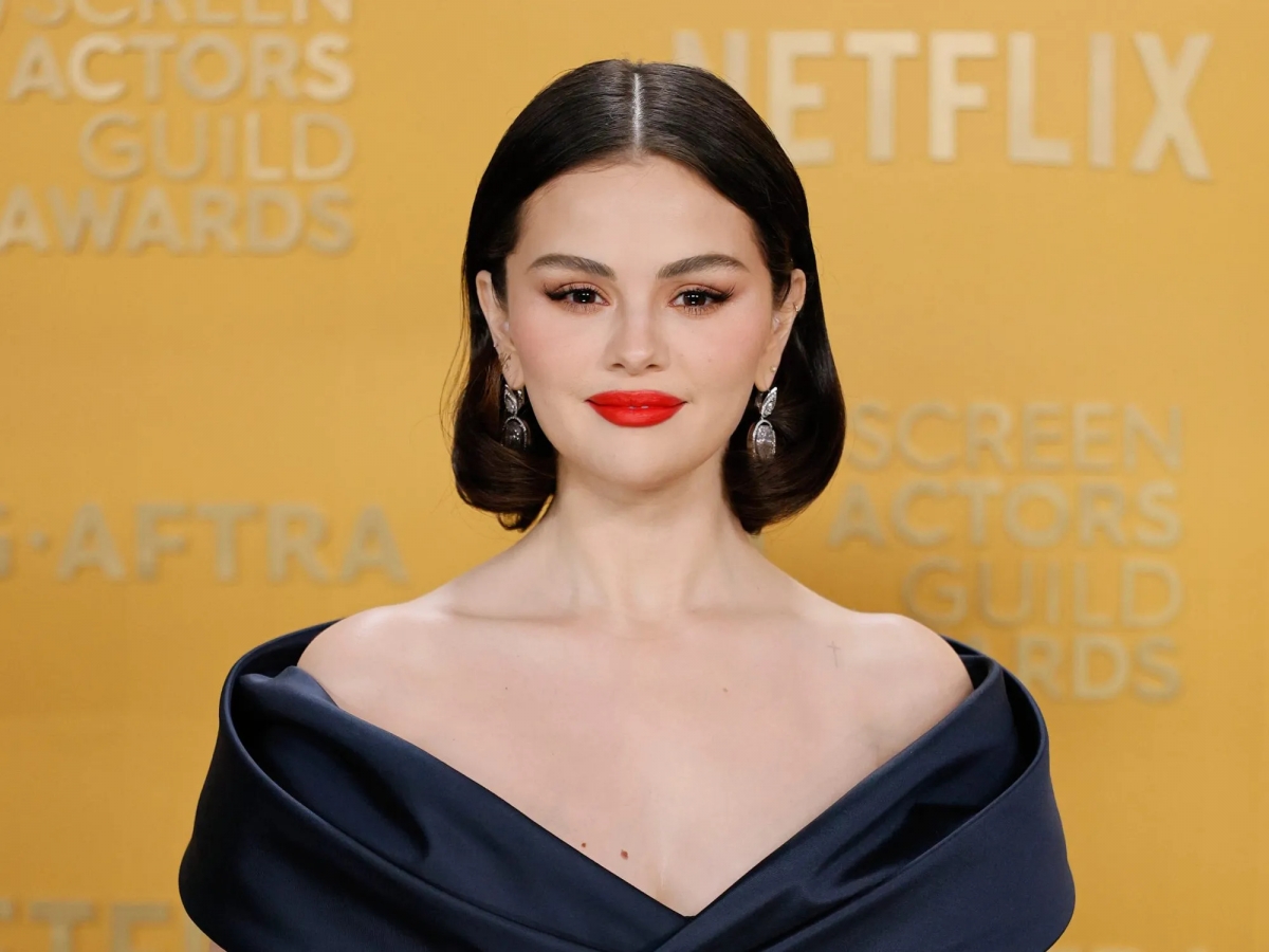 selena-gomez-vestido-celine-sag-awards-2025-ezgifcom-webp-to-jpg-converter-1740753132141-1740753132248966156004.jpg