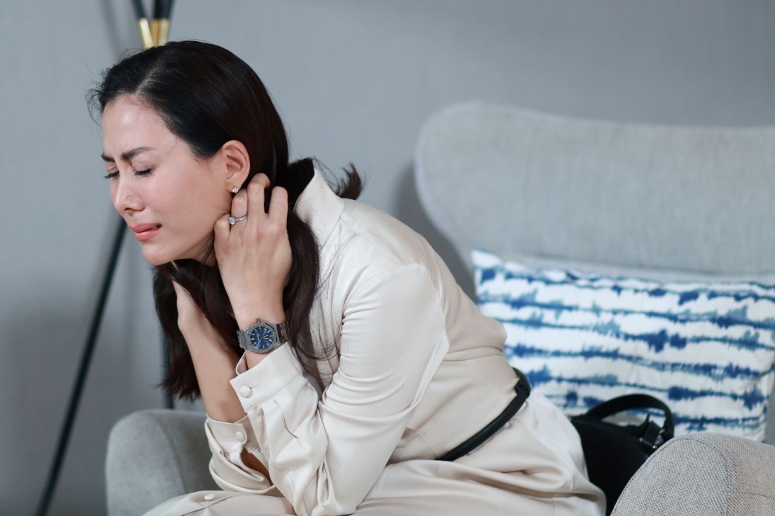 9 năm tìm kiếm chồng cho con gái, lòng tôi quặn đau khi nghe được cuộc nói chuyện điện thoại của các con vào lúc nửa đêm - Ảnh 1.
