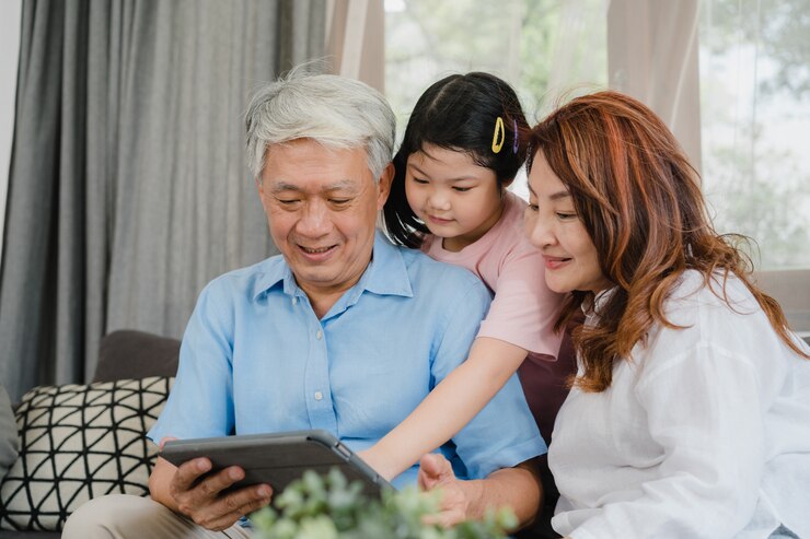 Chị dâu nổi tiếng "kẹt sỉ" bỗng tặng bố mẹ chồng nguyên căn nhà khang trang, mở cửa vào mà chúng tôi sửng sốt với tấm ảnh trên tường - Ảnh 1. Chị dâu nổi tiếng "kẹt sỉ" bỗng tặng bố mẹ chồng nguyên căn nhà khang trang, mở cửa vào mà chúng tôi sửng sốt với tấm ảnh trên tường - Ảnh 1.
