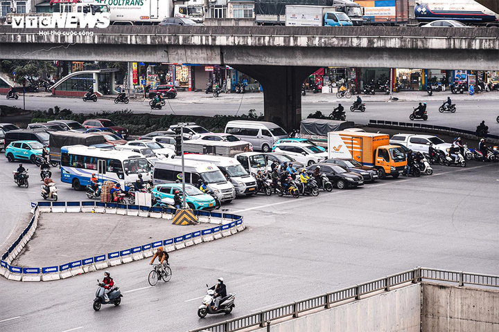 Từ chỗ &quot;ngứa ngáy&quot; nếu không lấn làn, tôi thành tài xế mẫu mực sau 1 tháng - Ảnh 1.