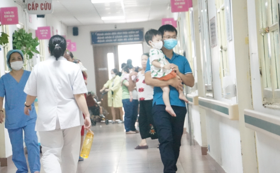 Làm gì để phòng ngừa cúm A cho trẻ: Bác sĩ khoa Nhi chỉ ra những điều phụ huynh cần lưu ý - Ảnh 2.