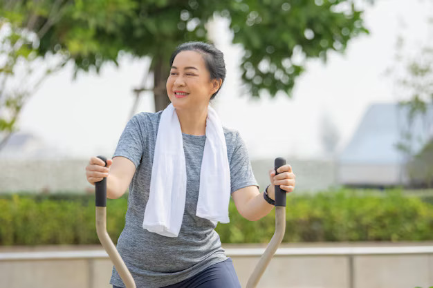 old-asian-woman-exercise-outdoor-asian-woman-happy-retirement10541-6354-1741573545306-1741573545381188463119.jpg