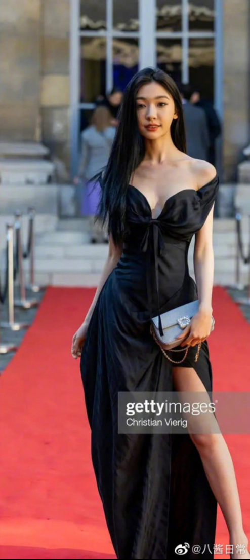 Hot girl Douyin “lội ngược dòng” ở Paris Fashion Week- Ảnh 9.