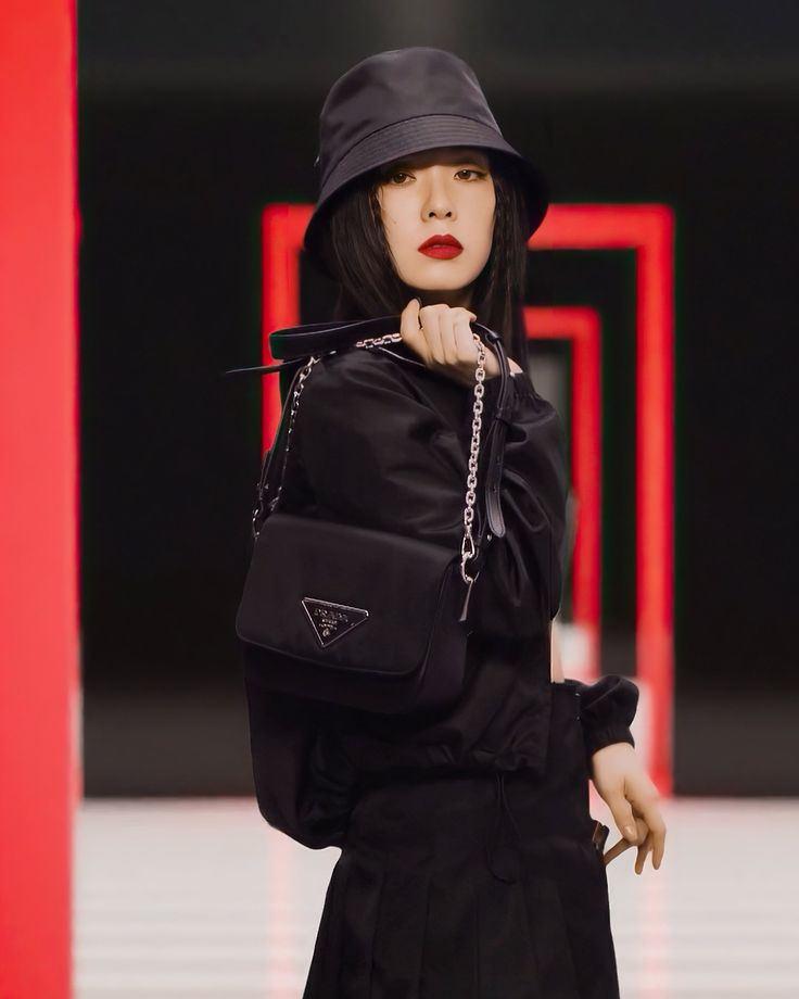 Kim Soo Hyun và Prada: Ai 