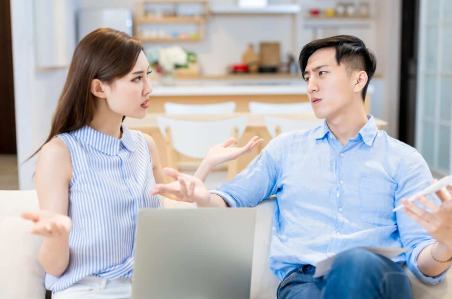 Mượn điện thoại của chồng, tôi giật mình hoảng hốt khi biết anh ấy đang lên kế hoạch phụng dưỡng mẹ vợ trong khi không có đồng tiền nào - Ảnh 1. Mượn điện thoại của chồng, tôi giật mình hoảng hốt khi biết anh ấy đang lên kế hoạch phụng dưỡng mẹ vợ trong khi không có đồng tiền nào - Ảnh 1.