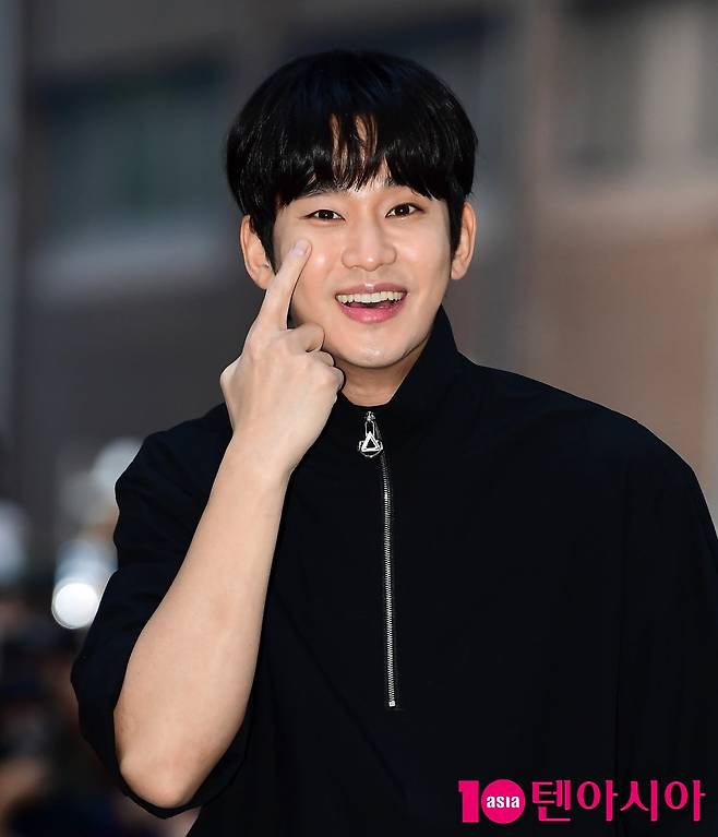 Kim Soo Hyun tiếp tục bị chỉ trích: “Chuẩn bị giải thích, 3 ngày không đủ sao?”- Ảnh 1.