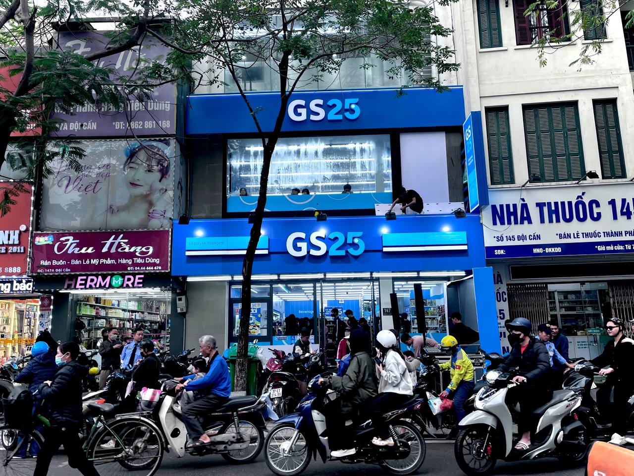 Check-in 3 tọa độ GS25 trước giờ khai trương: Dân tình xếp hàng dài trải nghiệm, bất ngờ với không gian sang-xịn lần đầu có ở Hà Nội- Ảnh 11.