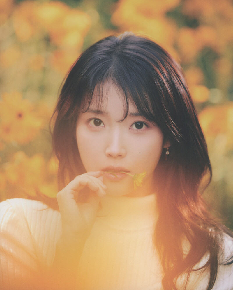 iu-2025-season-s-greetings-scans-documents-315-17421280385062135010788-1742182836057-17421828366501980057537.jpeg