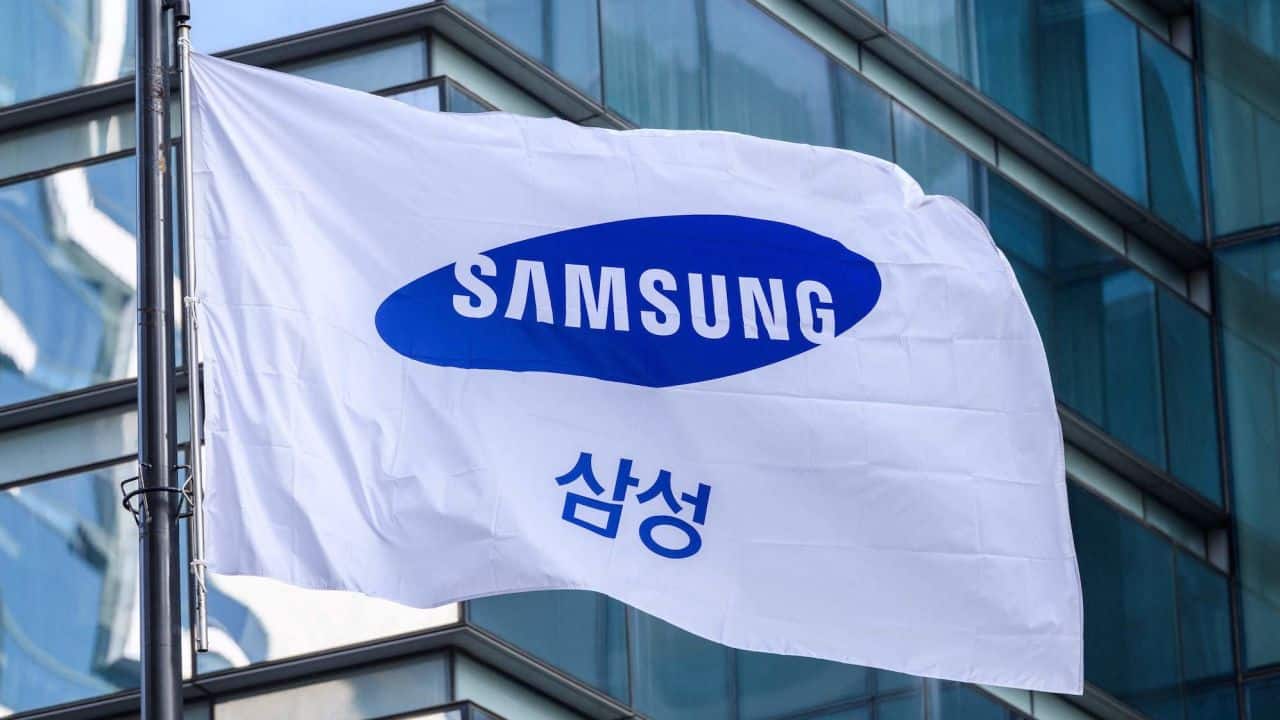 Chủ tịch Samsung Lee Jae-Yong thừa nhận công ty đang &quot;đối mặt với vấn đề sống còn&quot;, sẵn sàng hy sinh lợi nhuận ngắn hạn để đầu tư cho tương lai- Ảnh 3.