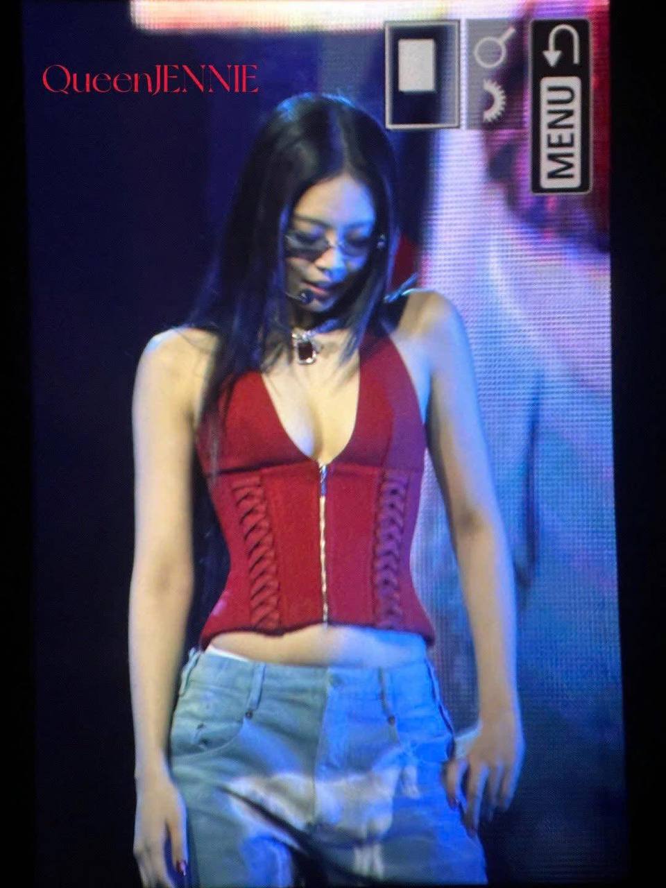 Outfit hot hit của Jennie đã có 