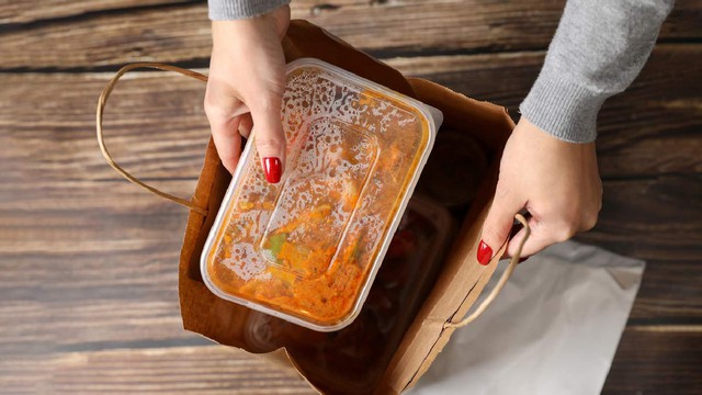 keep-hot-food-in-a-plastic-container-1740839066792-1740839067106978828397-1740908357137-17409083622961401275676.jpg