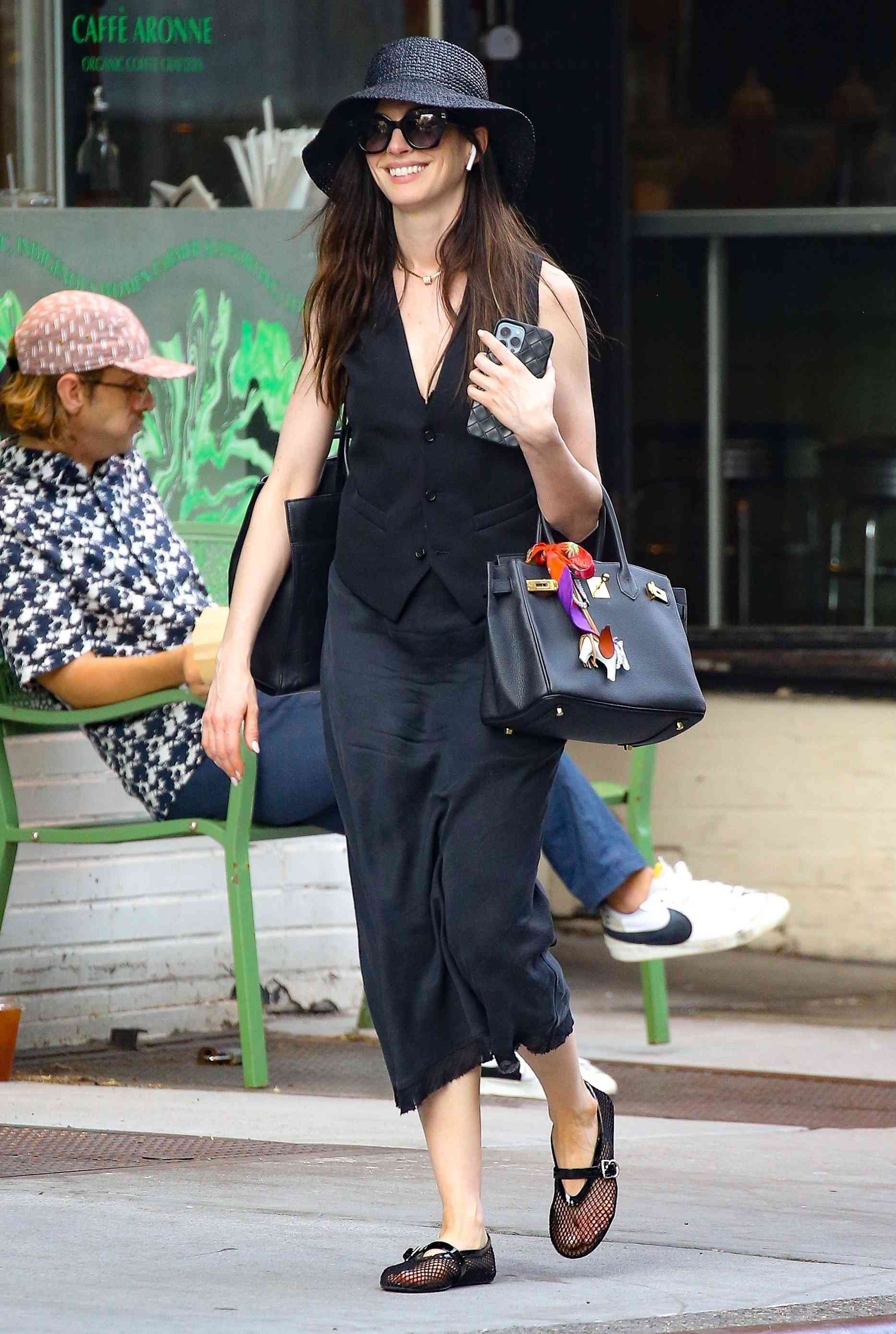 anne-hathaway-mesh-flats-1-062124-18b8b941affb497286f89ce2f2f9b057-17425568579042094523246.jpg