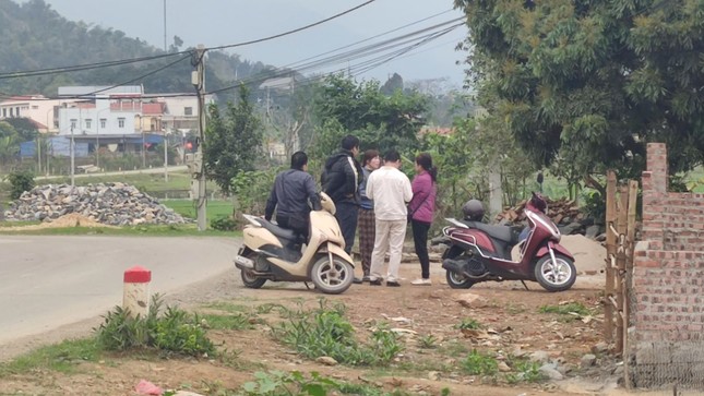 Đến lượt &quot;thổi giá&quot; đất vùng ven, cò đất lập 'phố vẫy', khu &quot;chợ đất&quot; - Ảnh 1.