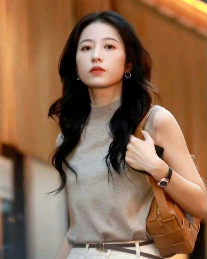 Gò má tiết lộ điều gì về tài vận: Tại sao người gò má cao lại hay "mang tiếng"? - Ảnh 2.