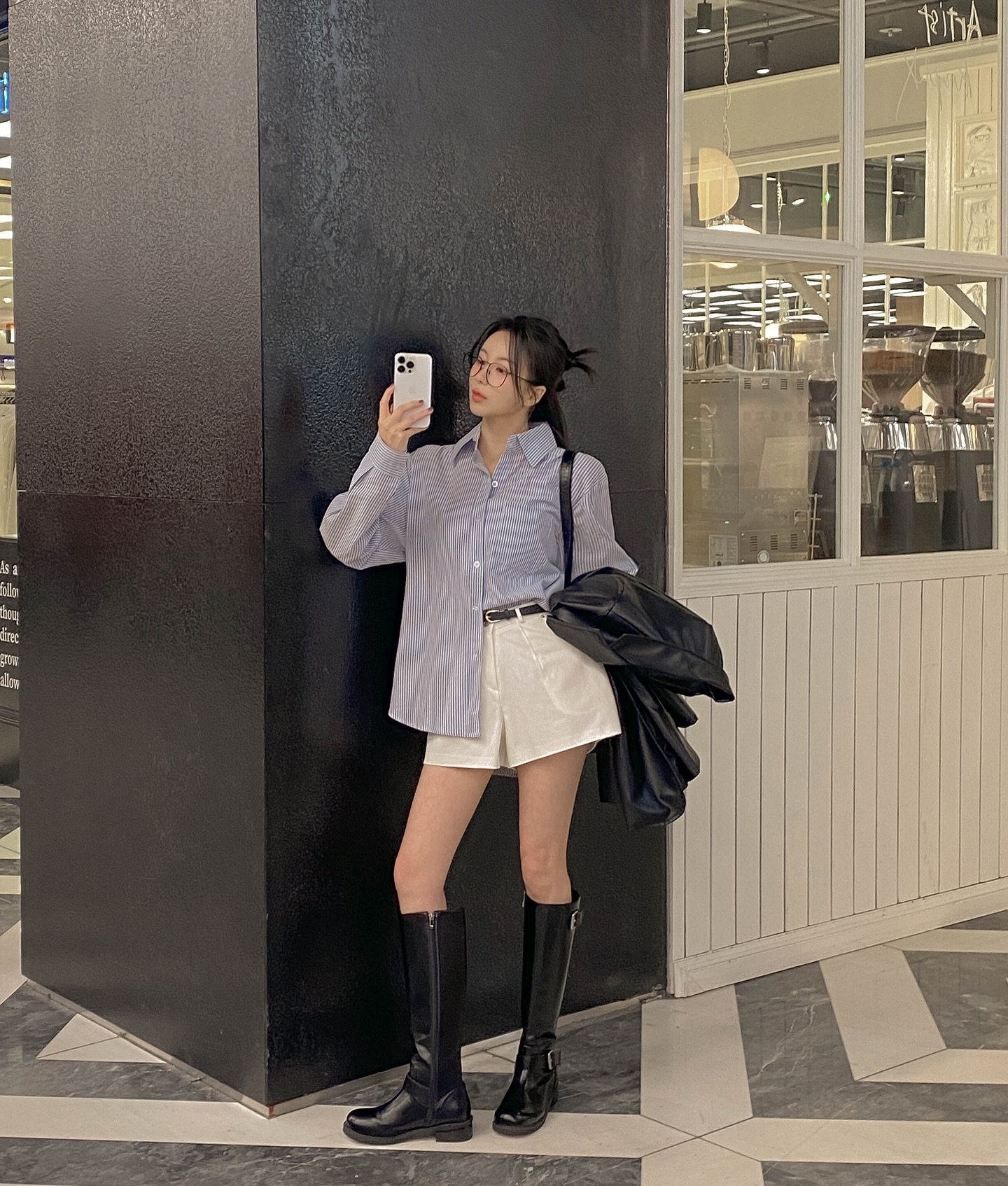 Quần short - item không thể thiếu trong mùa hè nếu muốn sành điệu và cao ráo hơn - Ảnh 1. Quần short - item không thể thiếu trong mùa hè nếu muốn sành điệu và cao ráo hơn - Ảnh 1.