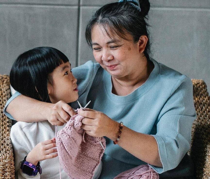 "Con ơi, đừng mang cháu đến thăm mẹ nữa..." - Lời tâm sự đau lòng của 1 người già khiến bao gia đình thức tỉnh - Ảnh 1.