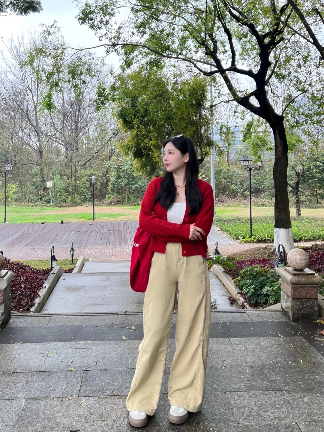 Quần kaki phối màu đơn giản, phong cách thanh lịch, mặc thế nào cũng thời thượng - Ảnh 11.