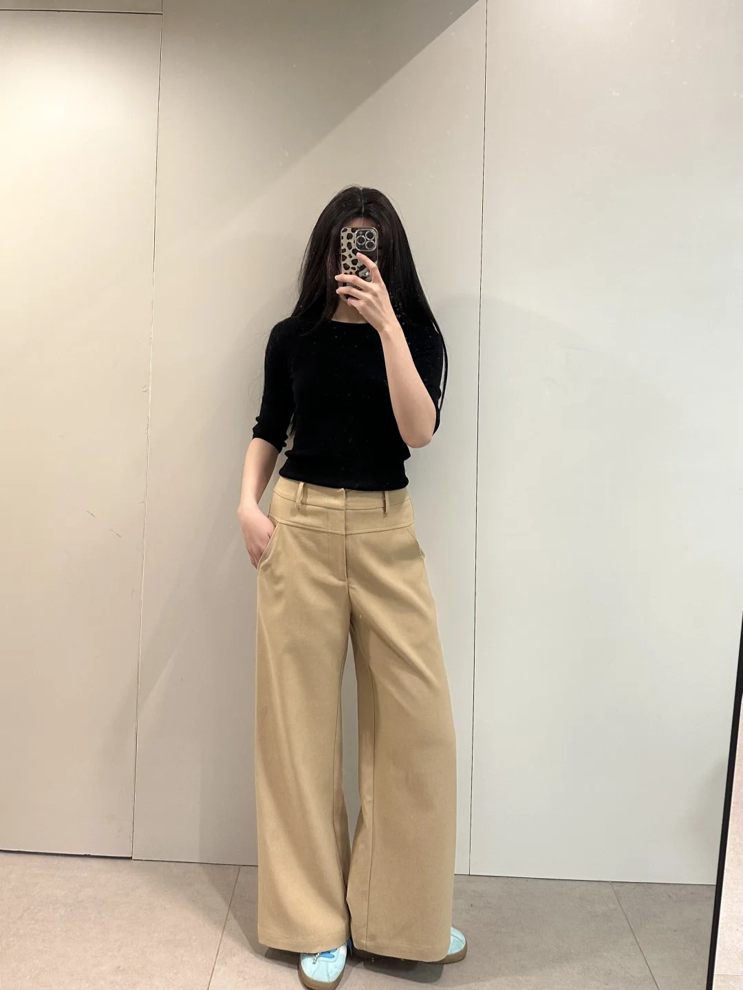 Quần kaki phối màu đơn giản, phong cách thanh lịch, mặc thế nào cũng thời thượng - Ảnh 5.