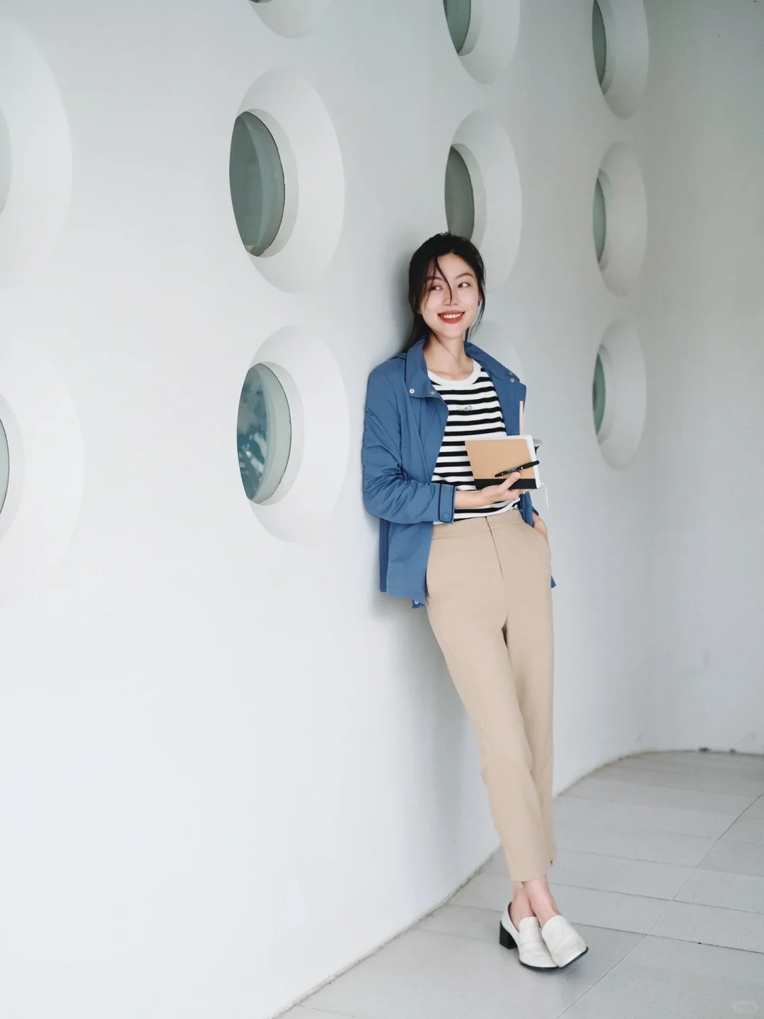 Quần kaki phối màu đơn giản, phong cách thanh lịch, mặc thế nào cũng thời thượng - Ảnh 10.