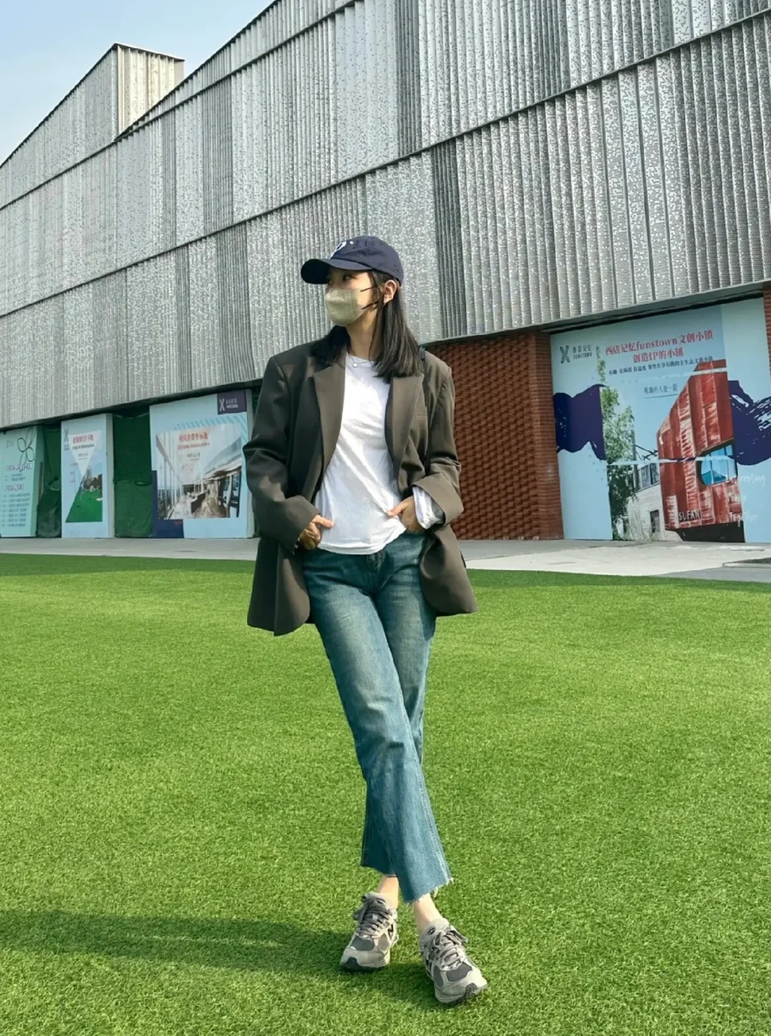 Jean lửng chính là chiếc quần vạn năng, mặc thế này đẹp bùng nổ! - Ảnh 2. Jean lửng chính là chiếc quần vạn năng, mặc thế này đẹp bùng nổ! - Ảnh 2.