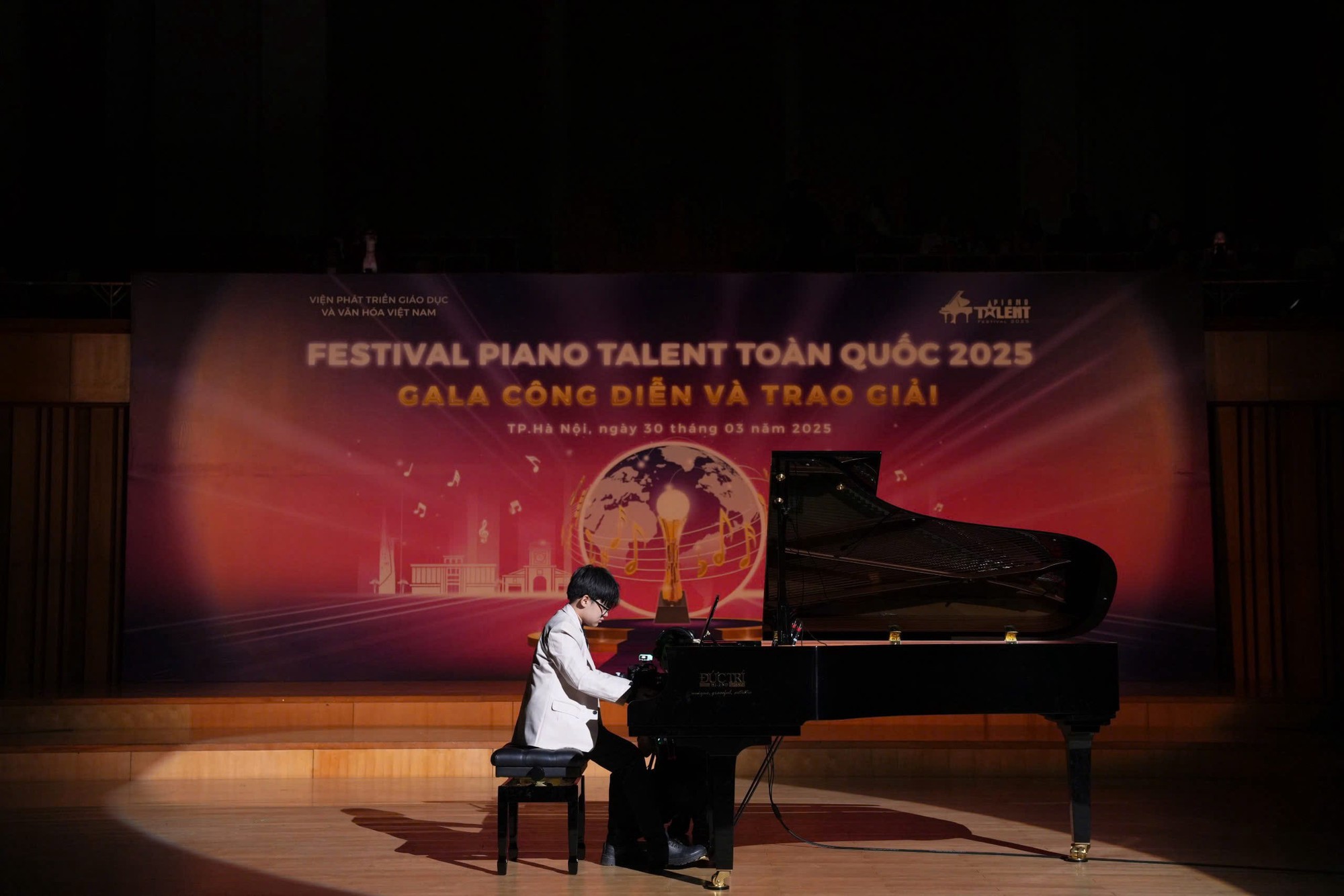 Đêm Chung Kết Festival Piano Talent Toàn Quốc 2025: Tôn vinh tài năng trẻ Việt Nam- Ảnh 4. Đêm Chung Kết Festival Piano Talent Toàn Quốc 2025: Tôn vinh tài năng trẻ Việt Nam- Ảnh 4.