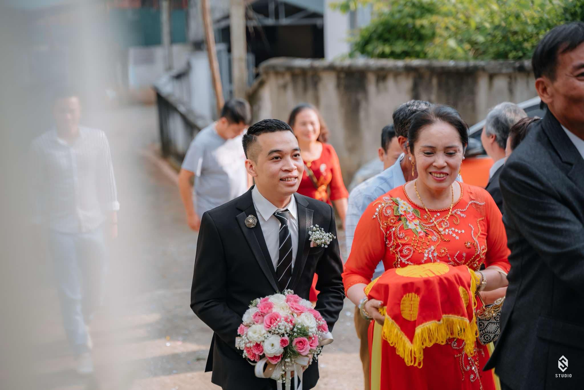 Chàng trai bị mẹ giục lấy vợ gây “bão” mạng 5 năm trước: Cuối năm cưới thật, nhờ nghe lời mà phất lên - Ảnh 2.