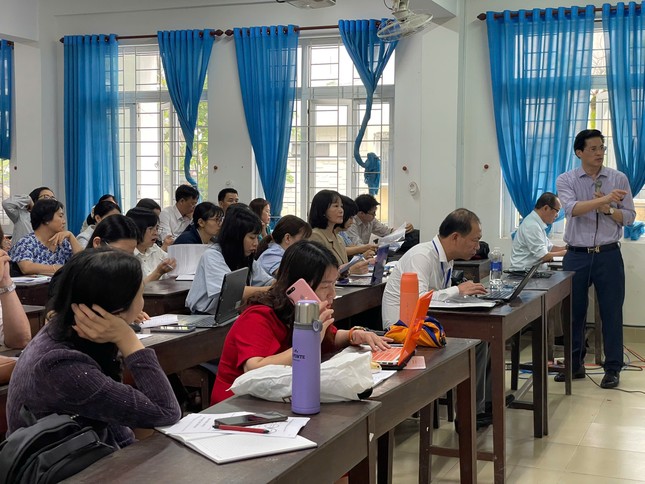 Nhiều thay đổi về xây dựng câu hỏi, đề thi tốt nghiệp THPT - Ảnh 1.