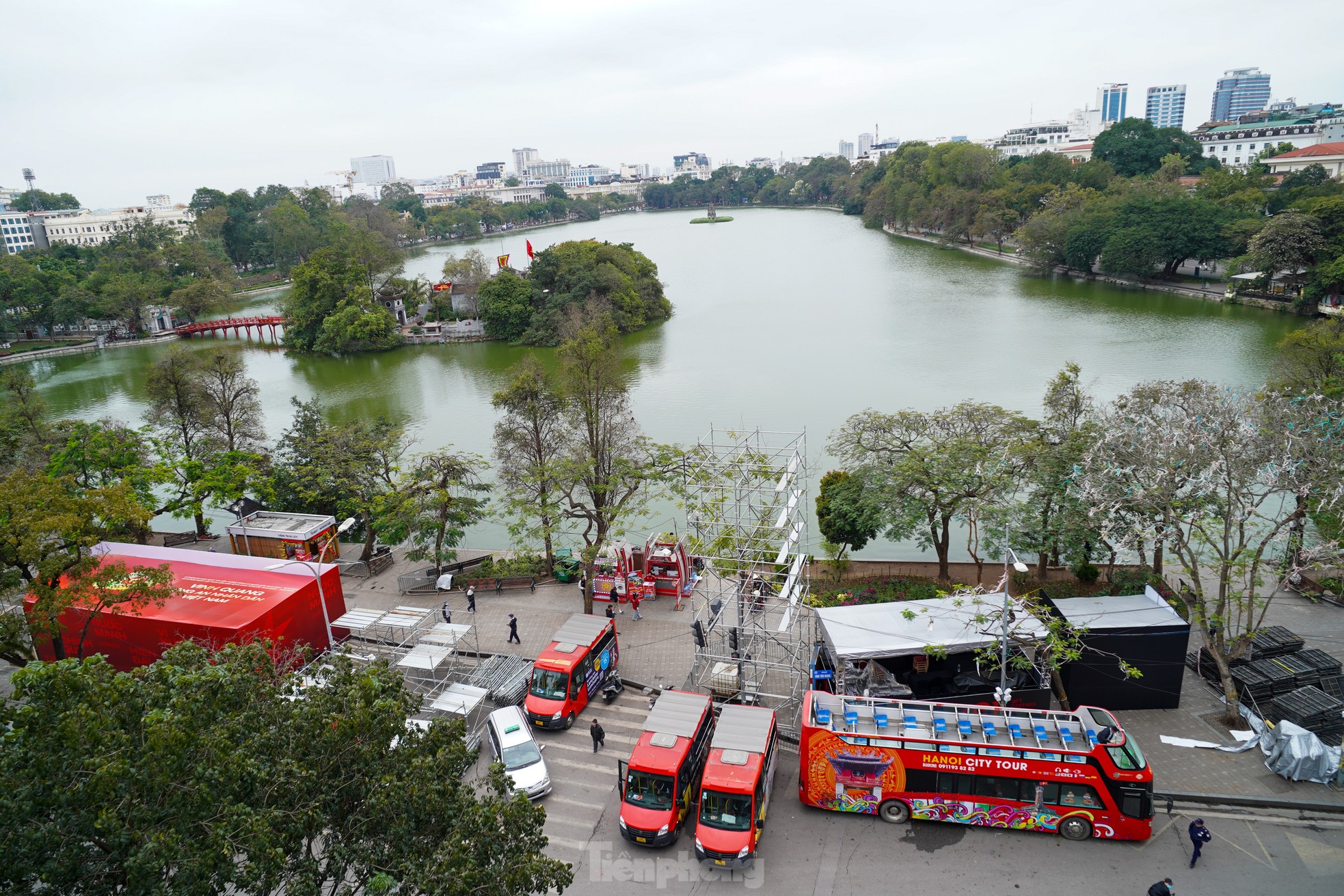 Hà Nội: Toàn cảnh tòa nhà 'Hàm cá mập' sát hồ Gươm sắp bị phá dỡ - Ảnh 6.