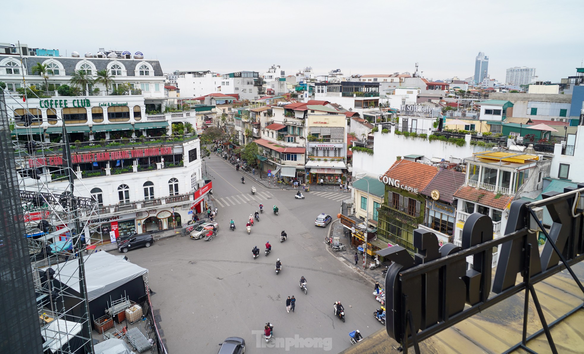 Hà Nội: Toàn cảnh tòa nhà 'Hàm cá mập' sát hồ Gươm sắp bị phá dỡ - Ảnh 14.