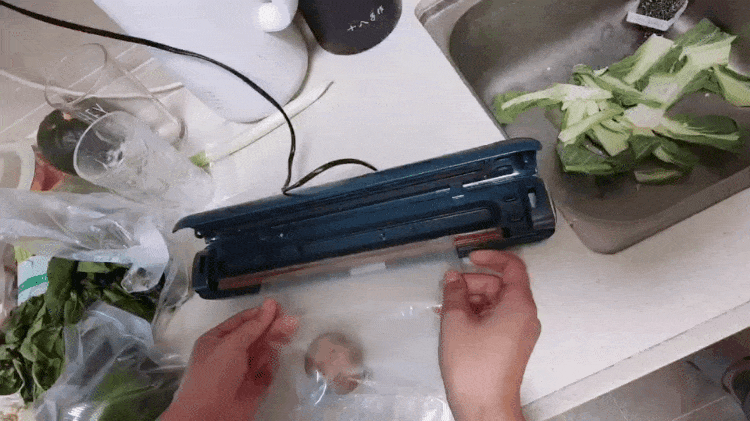 Khuy&ecirc;n ch&acirc;n th&agrave;nh: 5 thứ n&agrave;y kh&ocirc;ng hỏng cũng n&ecirc;n thay mới, để l&acirc;u 