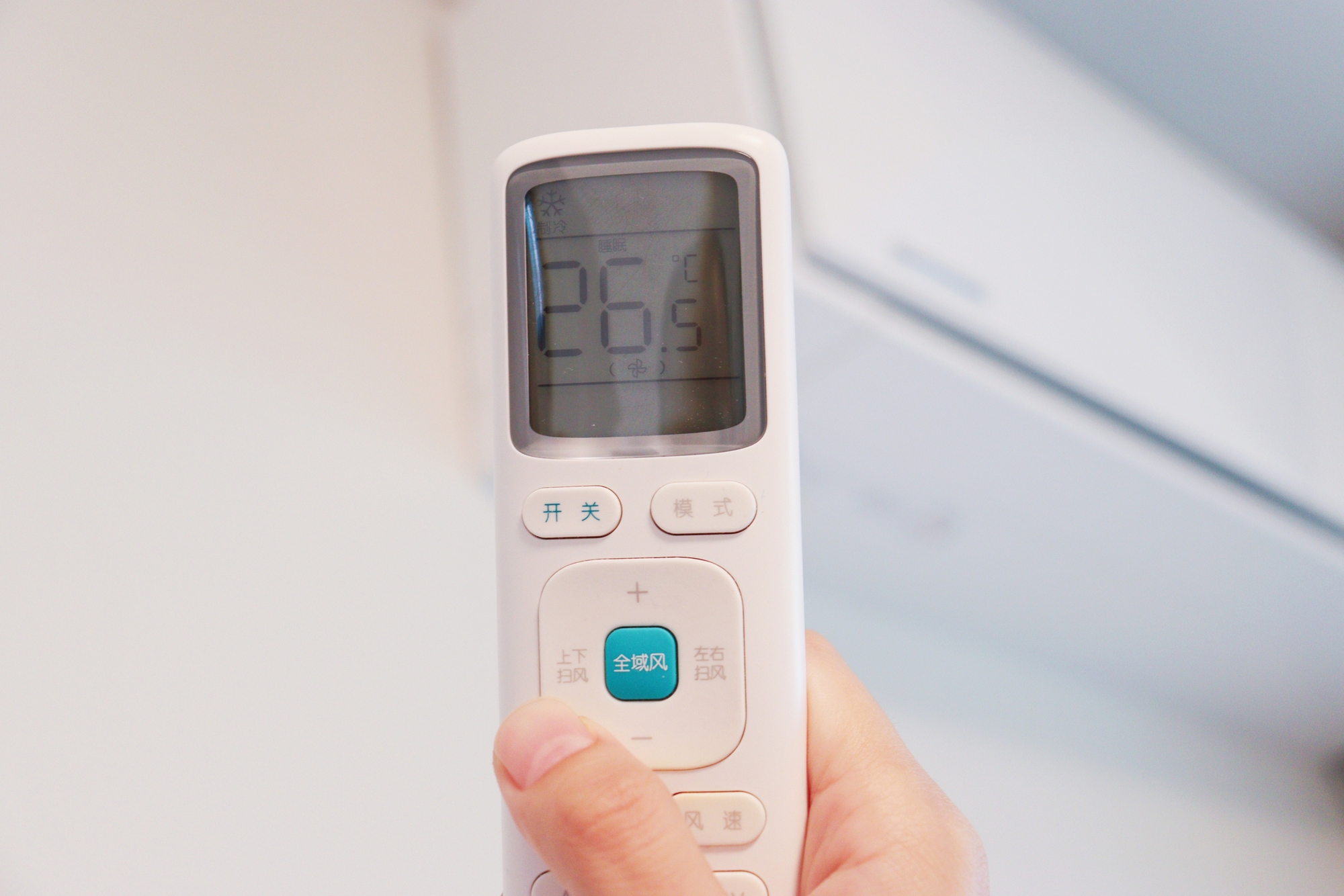 Khuy&ecirc;n ch&acirc;n th&agrave;nh: 5 thứ n&agrave;y kh&ocirc;ng hỏng cũng n&ecirc;n thay mới, để l&acirc;u 