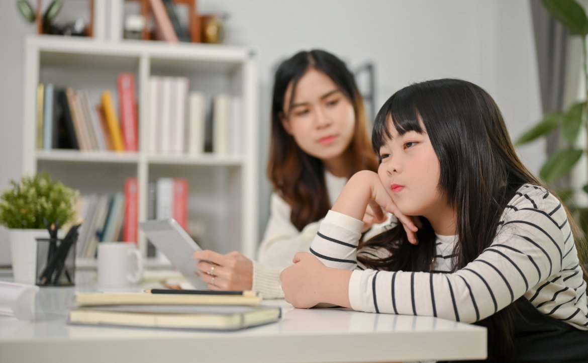 4 điều cha mẹ l&agrave;m khiến con c&aacute;i m&atilde;i ngh&egrave;o- Ảnh 2.