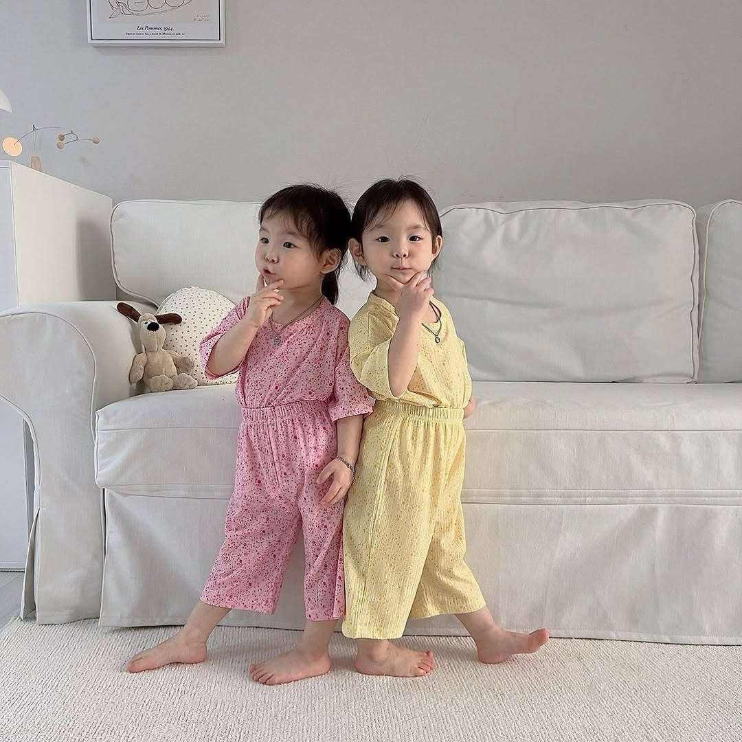 Pijama hoa hoè hoa sói &quot;kiểu bà thím&quot; mặc nhà bất ngờ hot lại, cho con diện cứ phải gọi là chân ái - Ảnh 5.