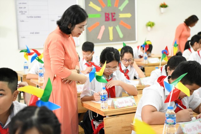Hàng nghìn giáo viên không được hưởng chế độ thu nhập tăng thêm: Khập khiễng chính sách? - Ảnh 1.