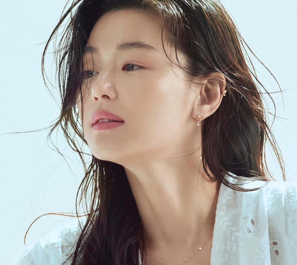 Jun Ji Hyun đóng phim của đạo diễn Train to Busan - Ảnh 1.