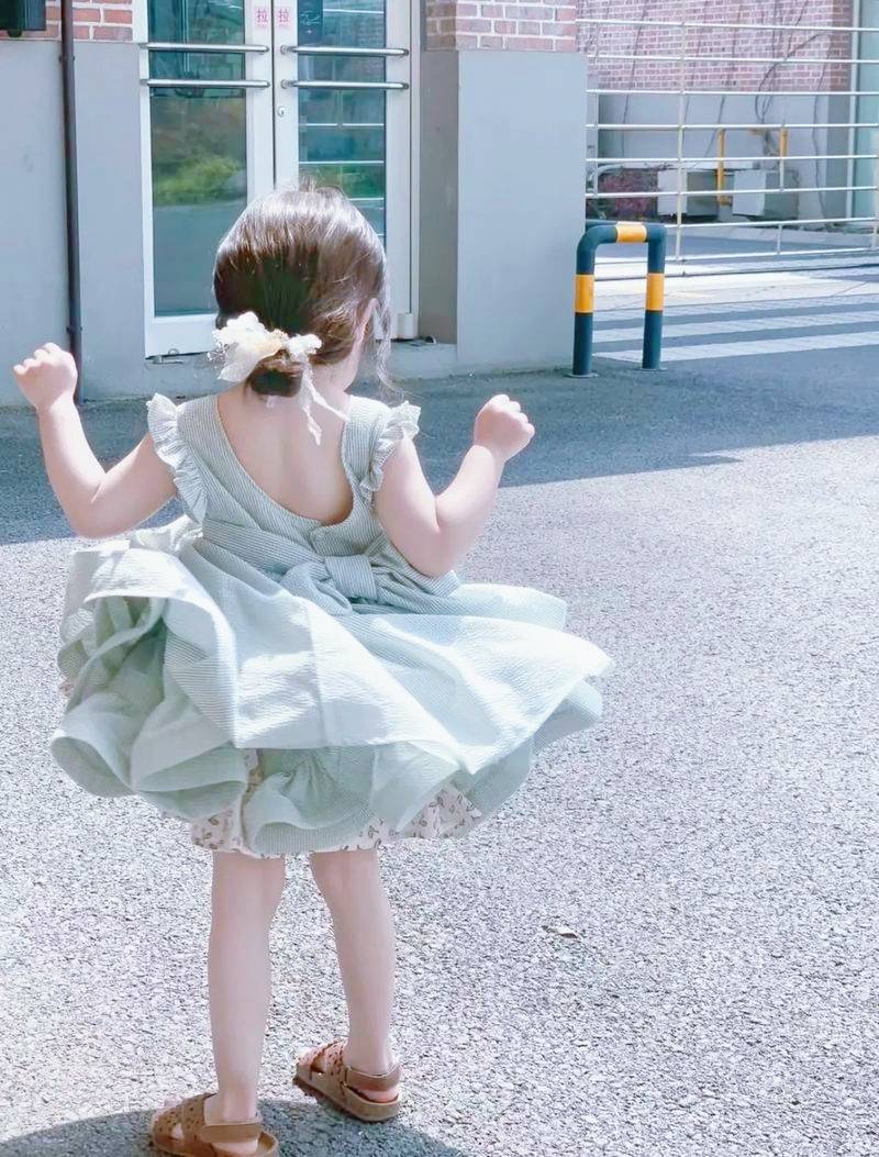 Mẹ nào cũng muốn con xinh nhưng chuyên gia nói: Biến con thành "công chúa" chưa chắc là yêu thương, có khi còn là BI KỊCH!- Ảnh 2. Mẹ nào cũng muốn con xinh nhưng chuyên gia nói: Biến con thành "công chúa" chưa chắc là yêu thương, có khi còn là BI KỊCH!- Ảnh 2.